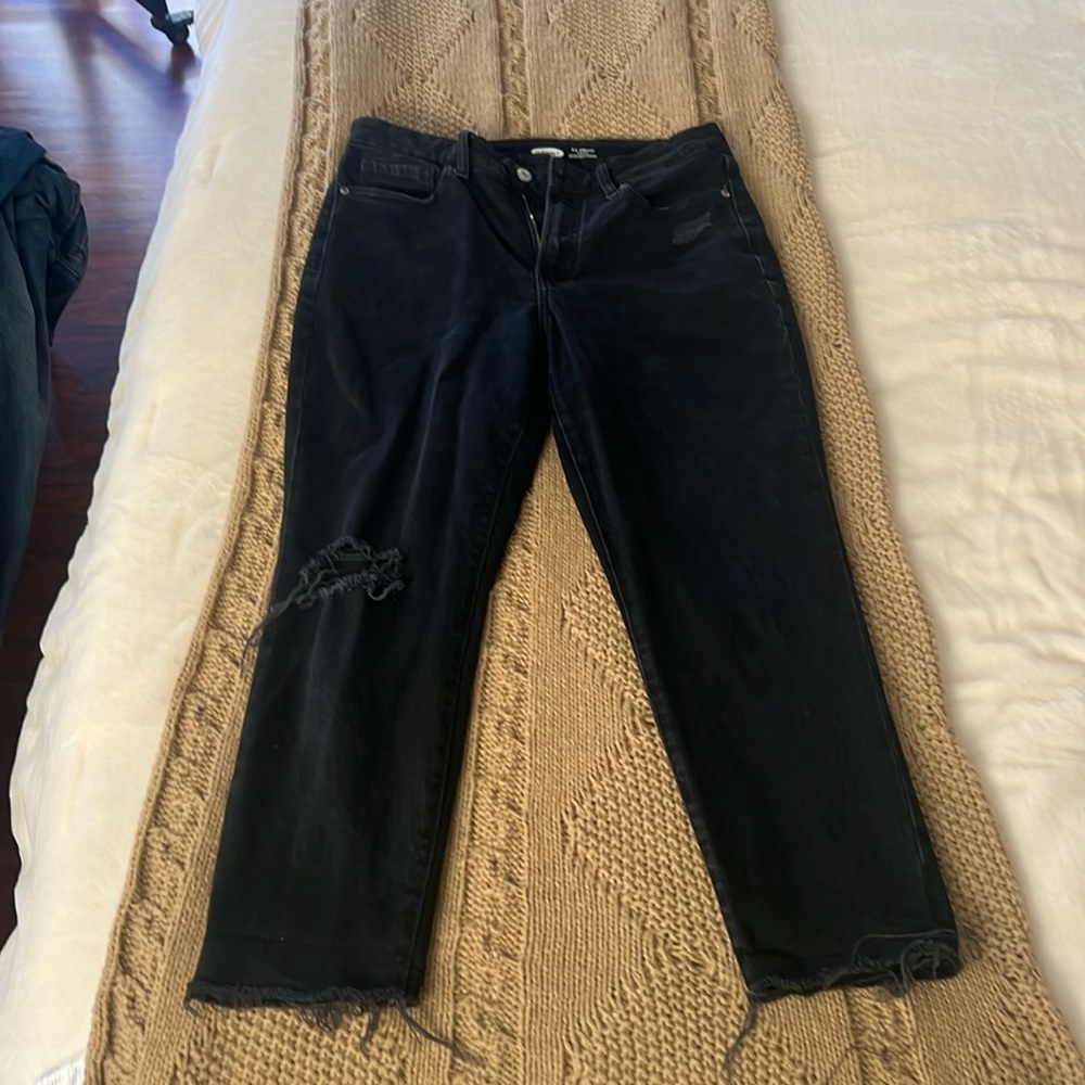 Black distressed Jean